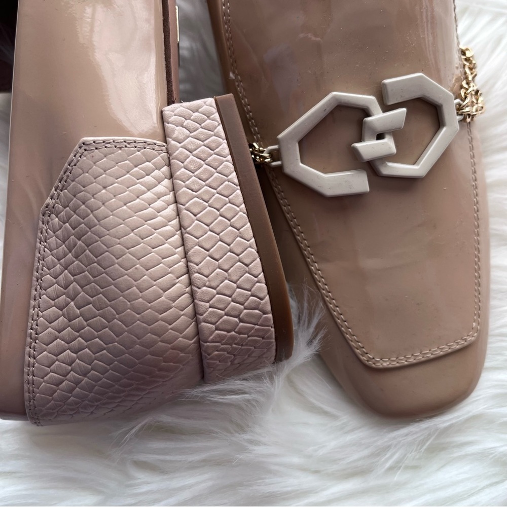 Louise et Cie | NWOT Nude Patent Leather Scales Chain Accent Everland Loafers - Picture 5 of 8